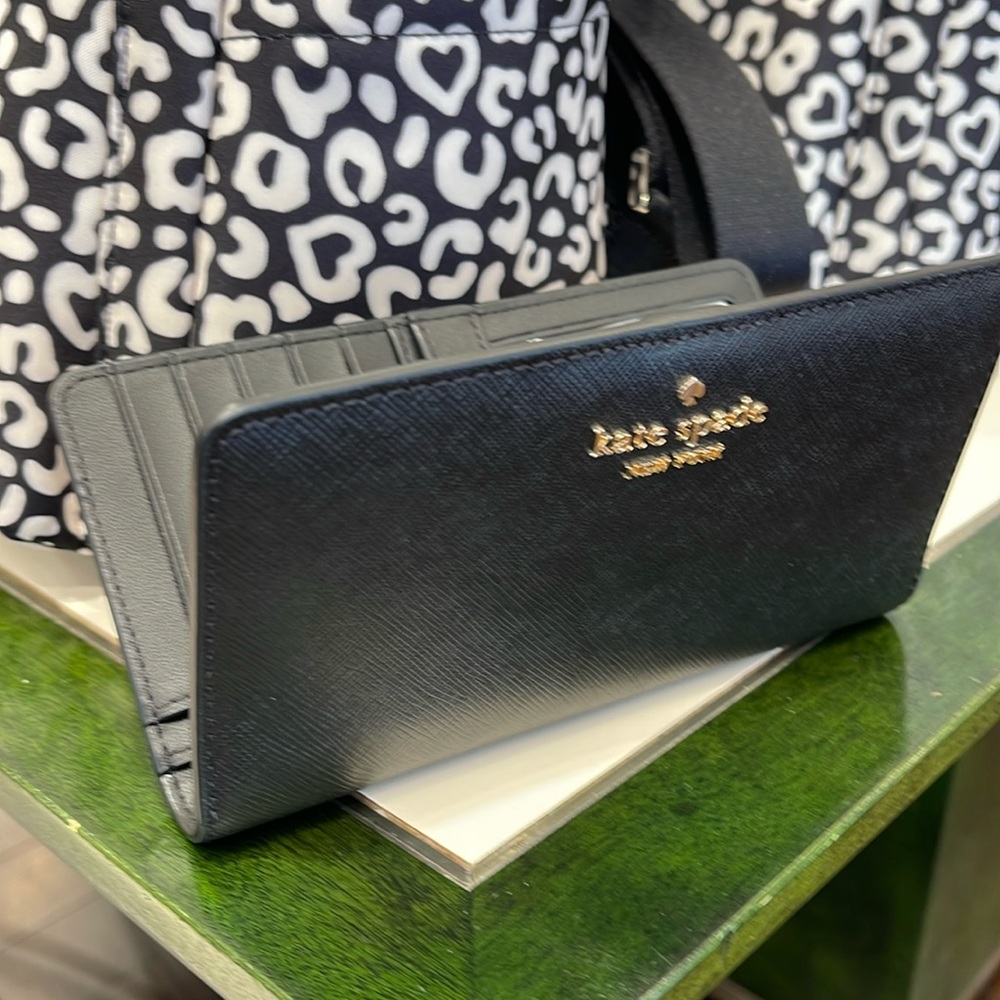 Kate Spade Madison Large Slim Bifold Wallet
Black 
NWT - Picture 13 of 16